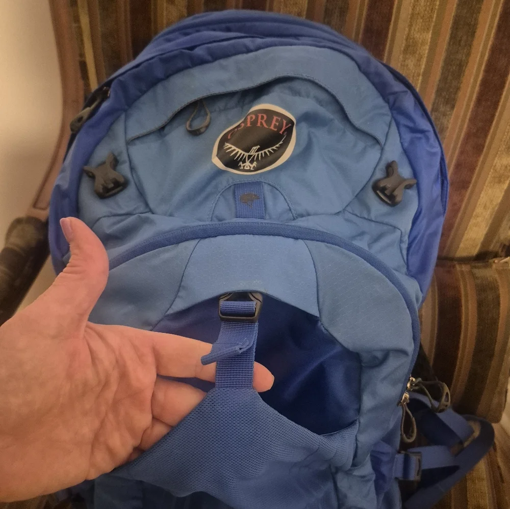 OSPREY Manta 28 Liter Backpack S/M rain Cover Gorpcore Blue - Picture 15 of 16